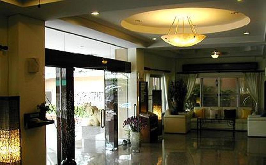 สงวนมาลี แมนชั่น Hotel เชียงใหม่ ภายนอก รูปภาพ